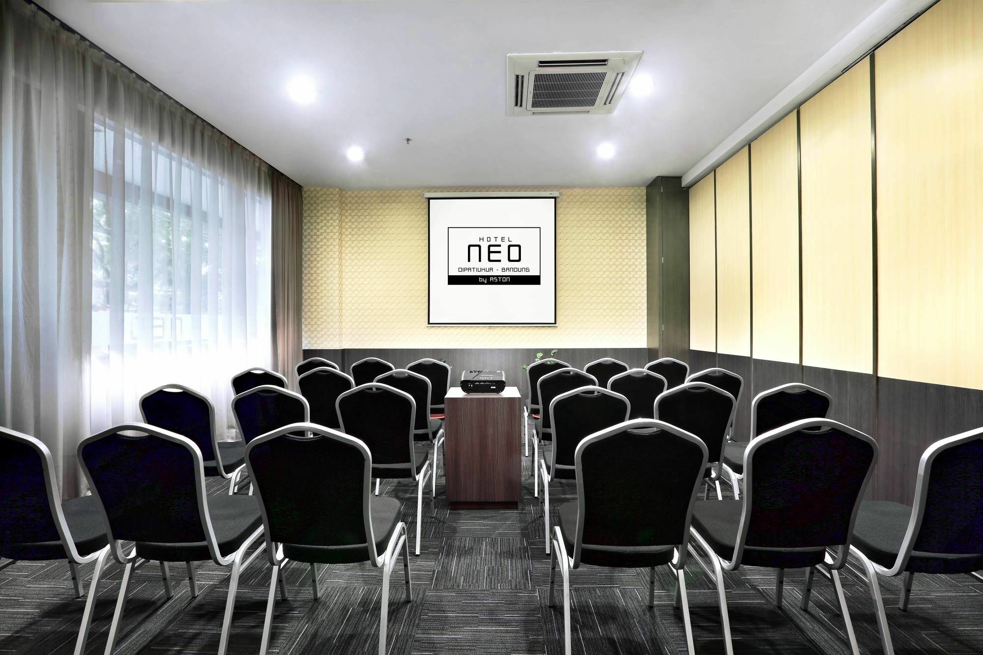 Neo Dipatiukur Bandung By Aston Otel Dış mekan fotoğraf